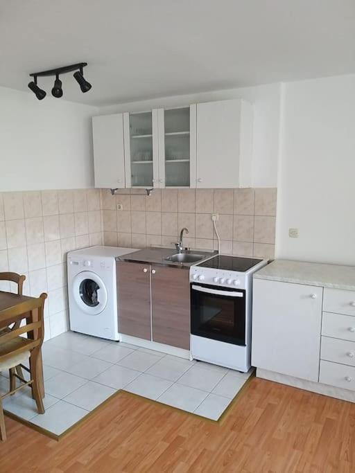 Nice Apartment On Quite Location Near City Center Split Exterior foto